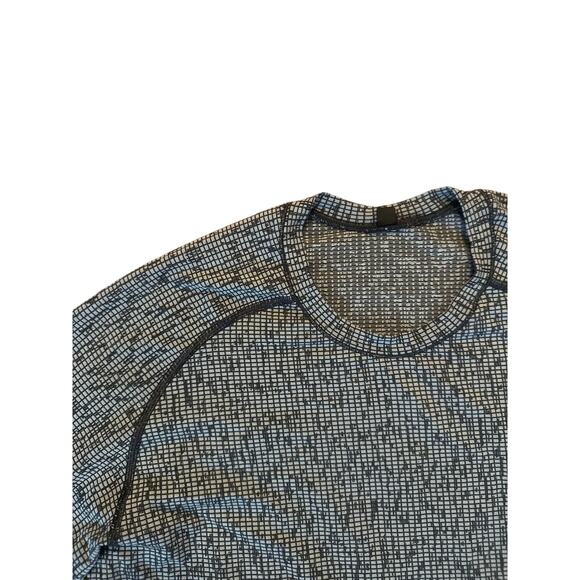 Men M Lululemon Live In Practice Crewneck Long Sleeved Printed Shirt Tee Top - Picture 3 of 6